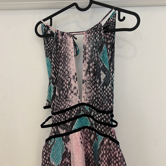 Maxi GUESS dress with cut outs - Picture 2 of 5